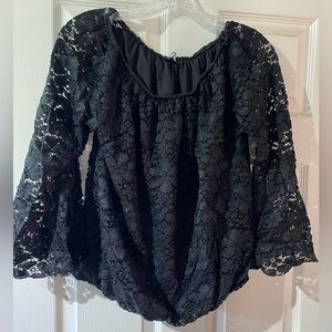 Size L women’s lace top with bell sleeves